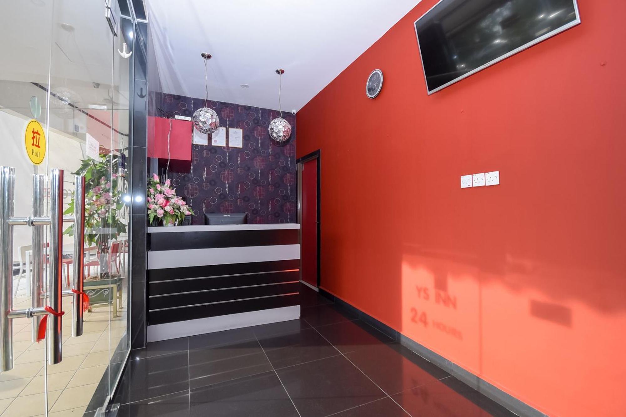 Oyo 89301 Ys Inn Miri Exterior foto